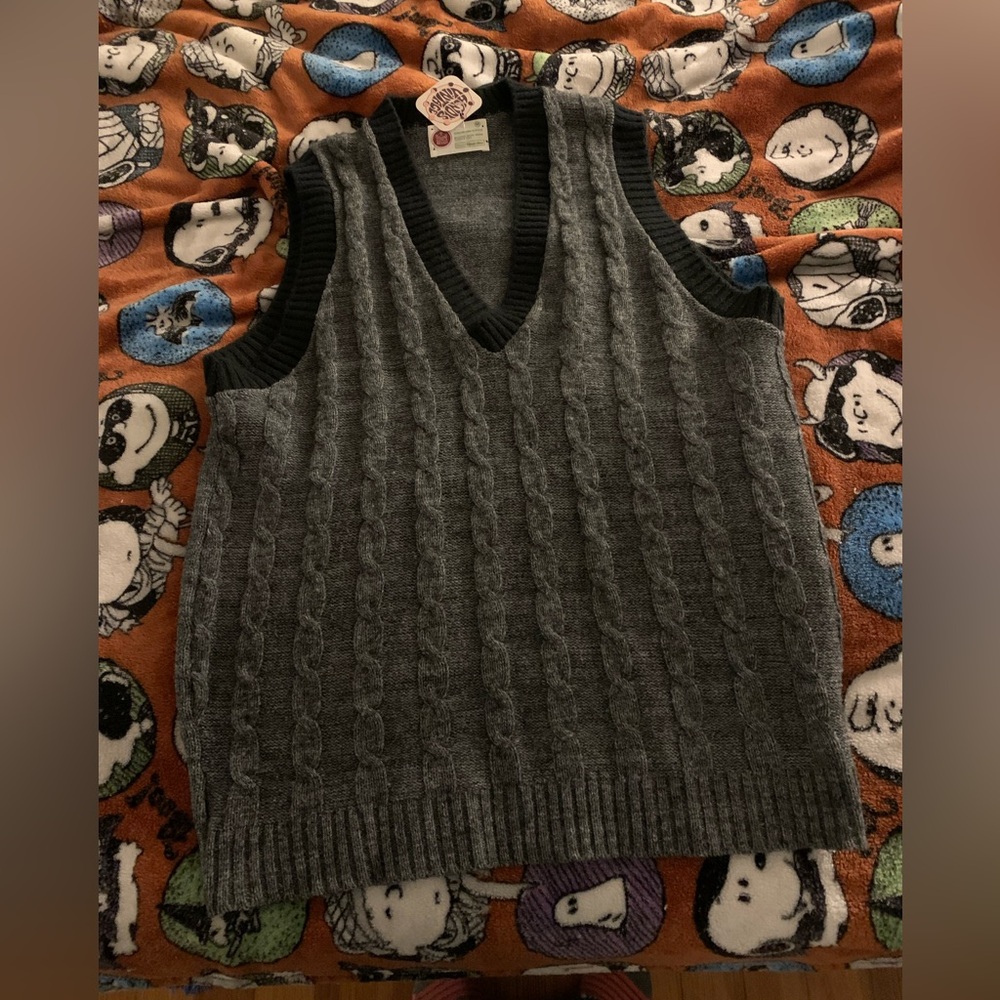 Gray Cable Knit Men's Sweater Vest